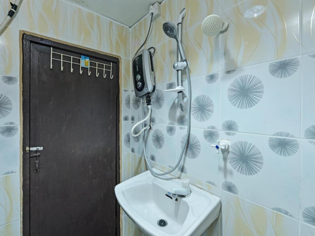 تايبينغ Super Oyo Capital O 90659 Raintown Timbers Hotel المظهر الخارجي الصورة